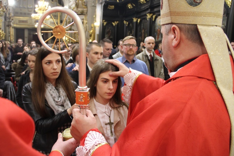 Bierzmowanie w bocheńskiej bazylice - II Msza św. 