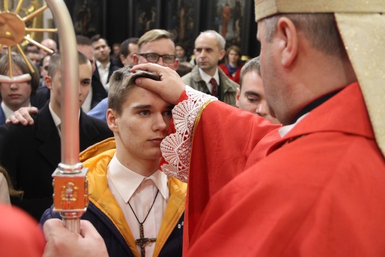 Bierzmowanie w bocheńskiej bazylice - II Msza św. 