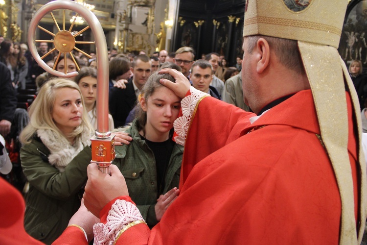 Bierzmowanie w bocheńskiej bazylice - II Msza św. 