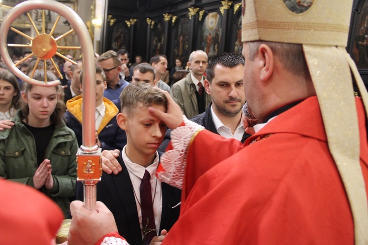 Bierzmowanie w bocheńskiej bazylice - II Msza św. 