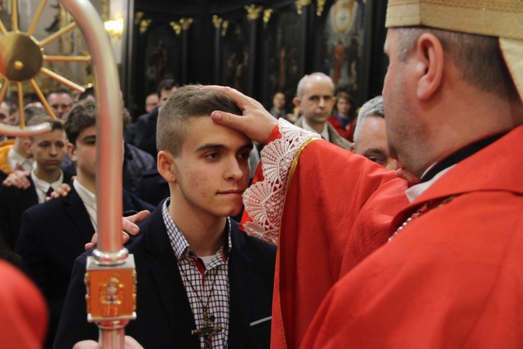 Bierzmowanie w bocheńskiej bazylice - II Msza św. 