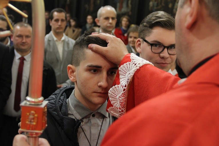 Bierzmowanie w bocheńskiej bazylice - II Msza św. 