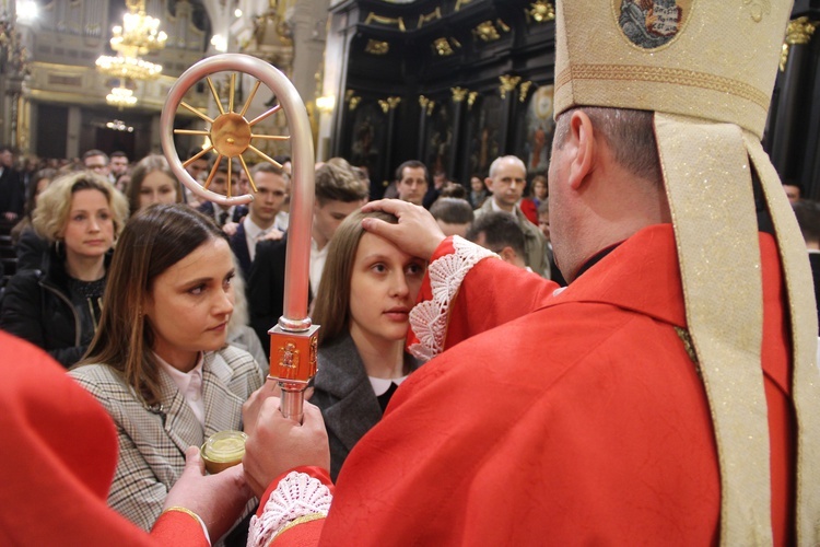 Bierzmowanie w bocheńskiej bazylice - II Msza św. 