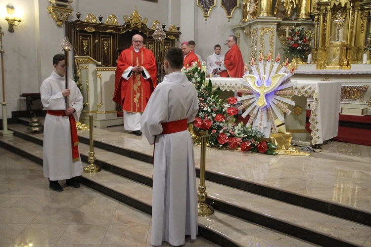 Bierzmowanie w bocheńskiej bazylice - II Msza św. 