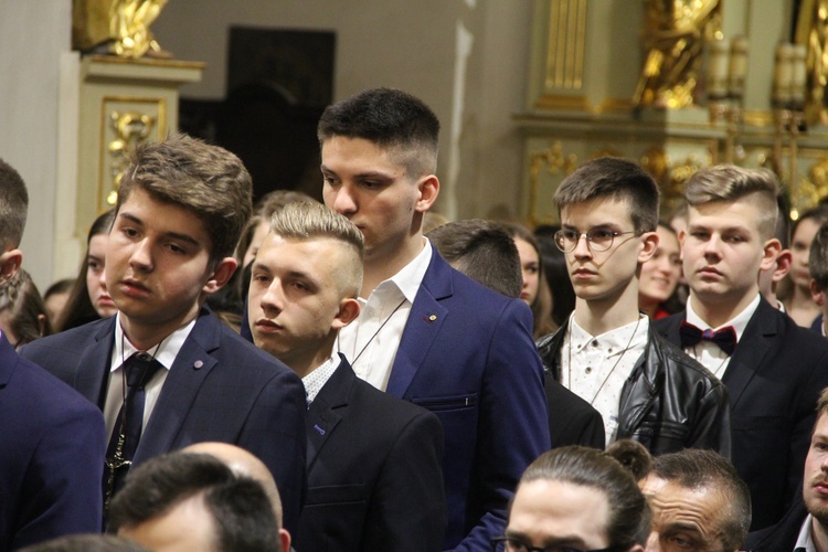 Bierzmowanie w bocheńskiej bazylice - II Msza św. 