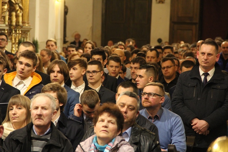 Bierzmowanie w bocheńskiej bazylice - II Msza św. 