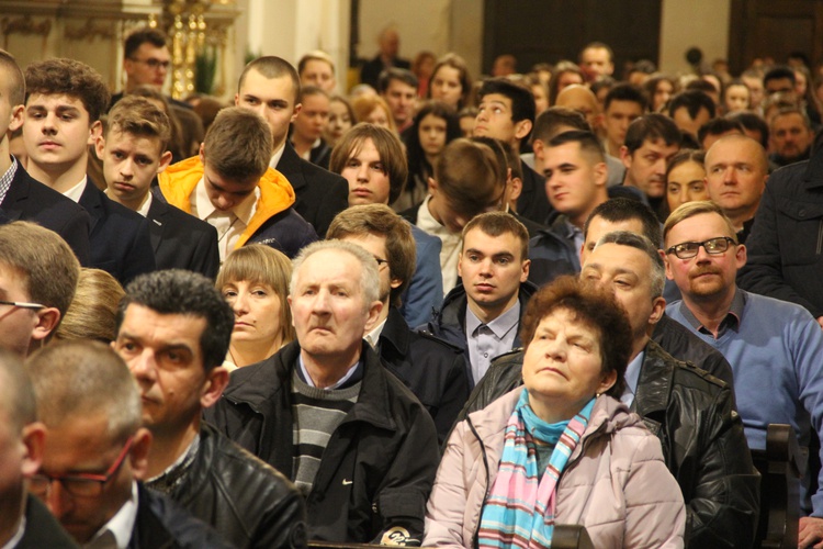 Bierzmowanie w bocheńskiej bazylice - II Msza św. 