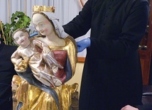 Przed oficjalnym pokazem  w radomskiej katedrze figurę w kurii zademonstrował  ks. Michał Krawczyk.