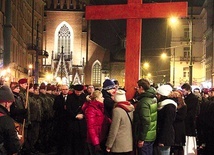 Ulicami wielu miejscowości przejdą setki, a nawet tysiące modlących się  osób.