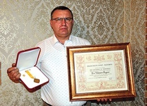 ▲	Laureat z wyróżnieniem.