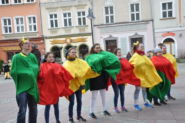 Korowód „Pomoc ma moc” w Opolu