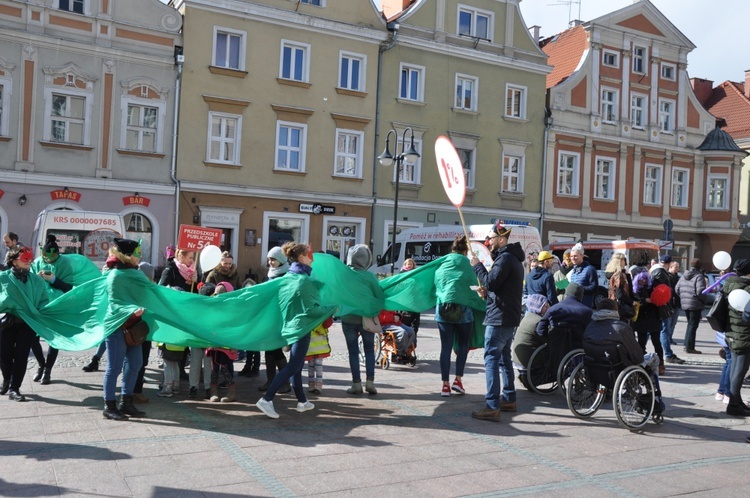 Korowód „Pomoc ma moc” w Opolu