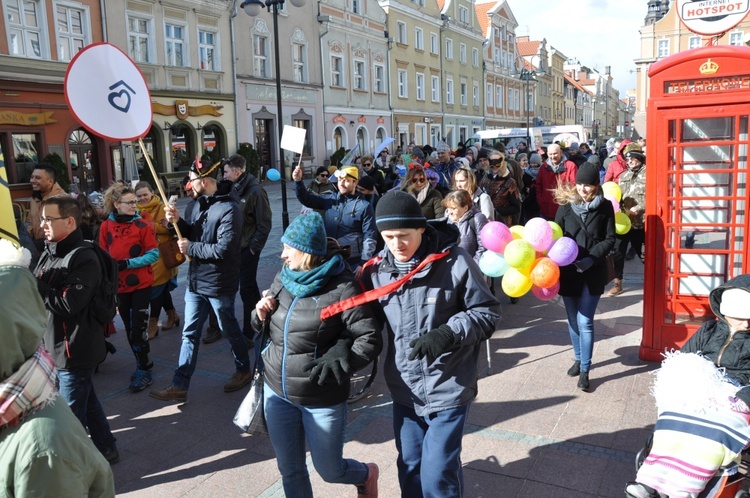 Korowód „Pomoc ma moc” w Opolu