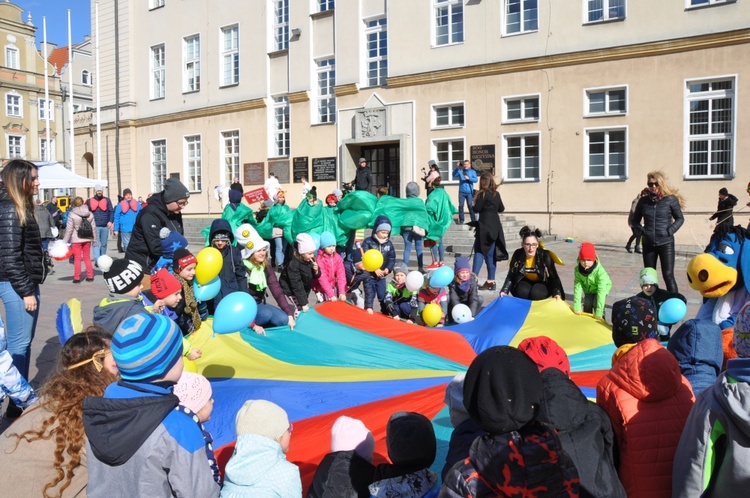 Korowód „Pomoc ma moc” w Opolu