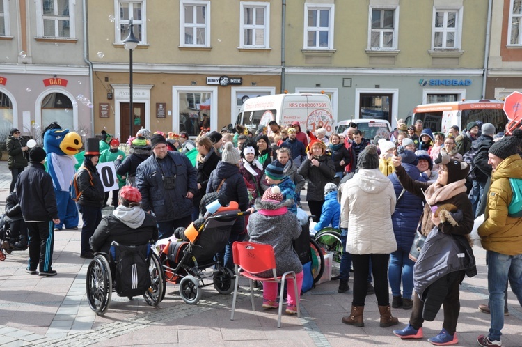 Korowód „Pomoc ma moc” w Opolu