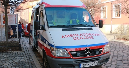 Ambulans uliczny wesprze wrocławską Caritas