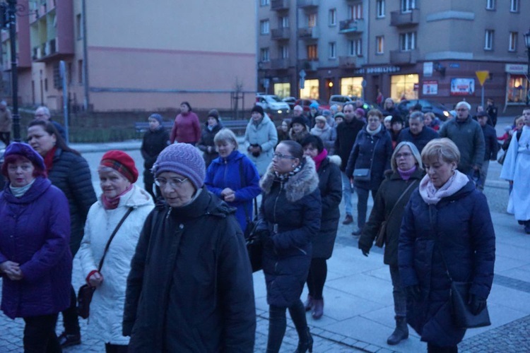 Wielki post rozpoczął się w Świdnicy od procesji pokutnej