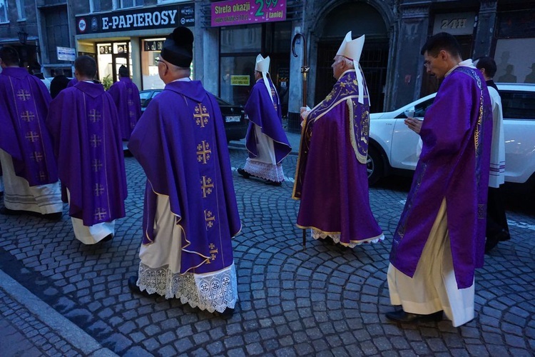 Wielki post rozpoczął się w Świdnicy od procesji pokutnej