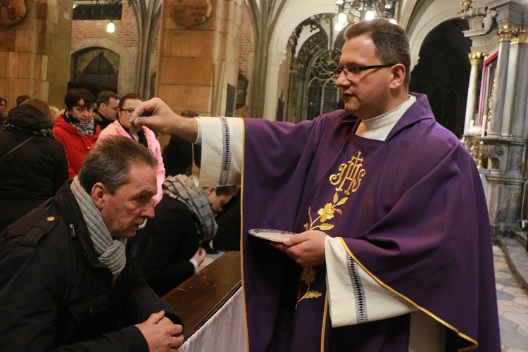 Środa Popielcowa w katedrze wrocławskiej