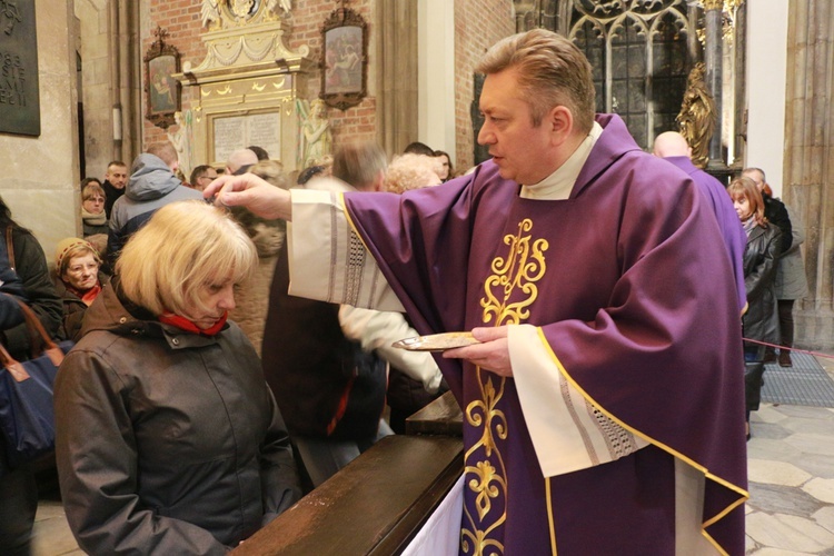 Środa Popielcowa w katedrze wrocławskiej