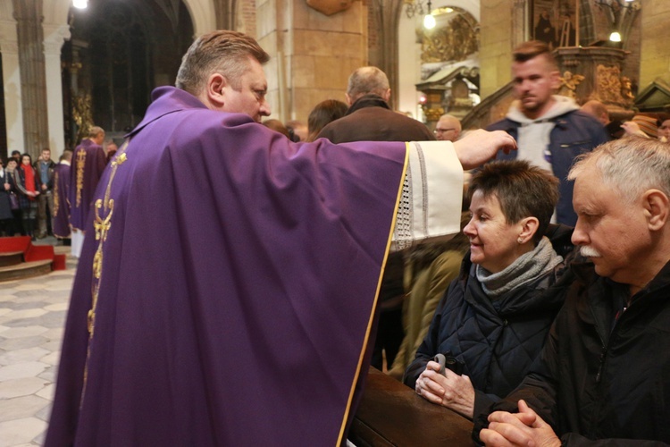 Środa Popielcowa w katedrze wrocławskiej