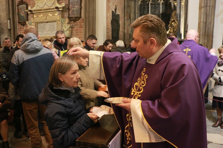 Środa Popielcowa w katedrze wrocławskiej