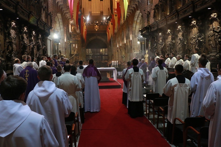 Środa Popielcowa w katedrze wrocławskiej