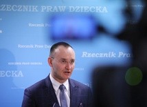 Rzecznik Praw Dziecka: Deklaracja LGBT+ może naruszać konstytucję