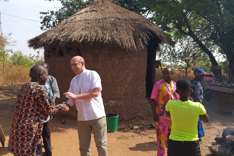 Bp Janusz Ostowski w Togo