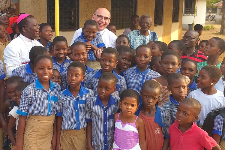 Bp Janusz Ostowski w Togo