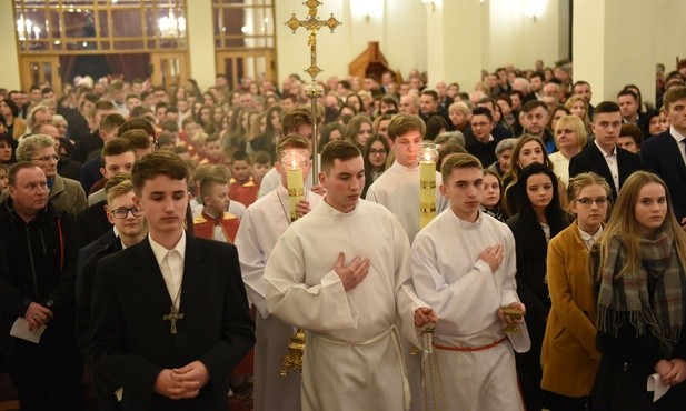 Procesja w kościele pw. św. Jana Nepomucena w Bochni