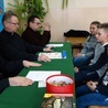 Egzaminom przewodniczył ks. Jacek Kucharski (drugi z lewej), moderator Dzieła Biblijnego Diecezji Radomskiej