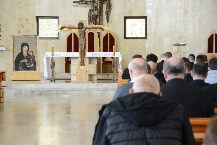 Przebłagalna adoracja krzyża świętego