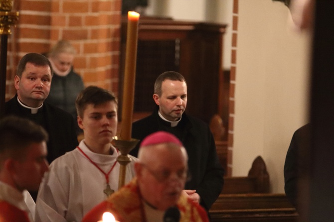 Droga Krzyżowa za grzech w Kościele