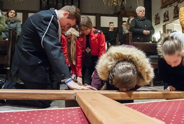 Wielkopostne Czuwanie Młodych w Złocieńcu cz. 2