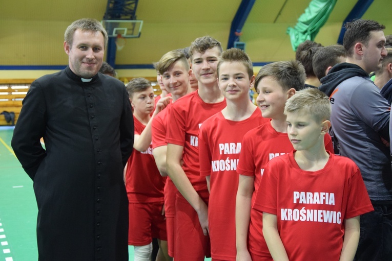 XV Grand Prix Diecezji Łowickiej LSO w Piłce Nożnej Halowej o Puchar Biskupa Łowickiego - cz. 2