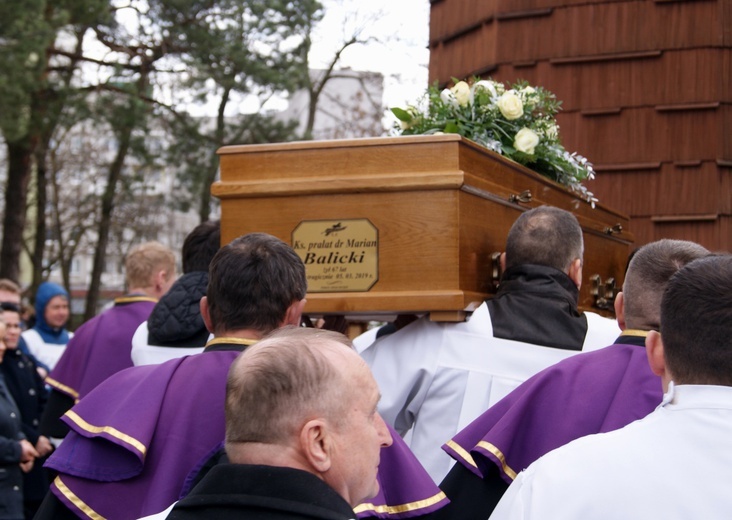 Ostatnie pożegnanie dobrego kapłana 