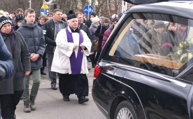 Ostatnie pożegnanie dobrego kapłana 
