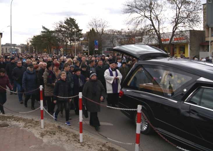 Ostatnie pożegnanie dobrego kapłana 