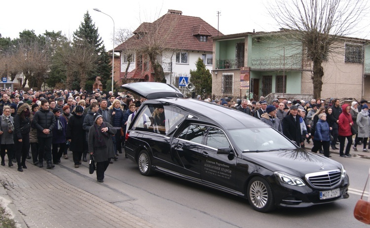 Ostatnie pożegnanie dobrego kapłana 