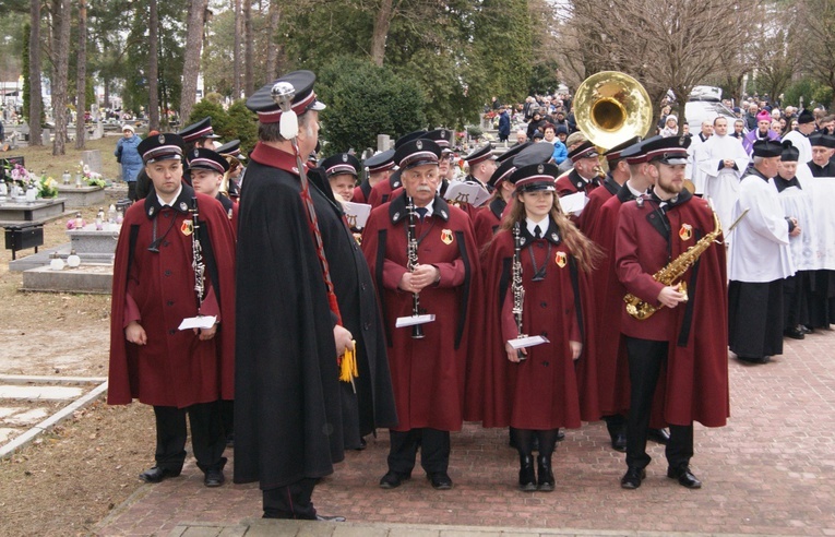 Ostatnie pożegnanie dobrego kapłana 