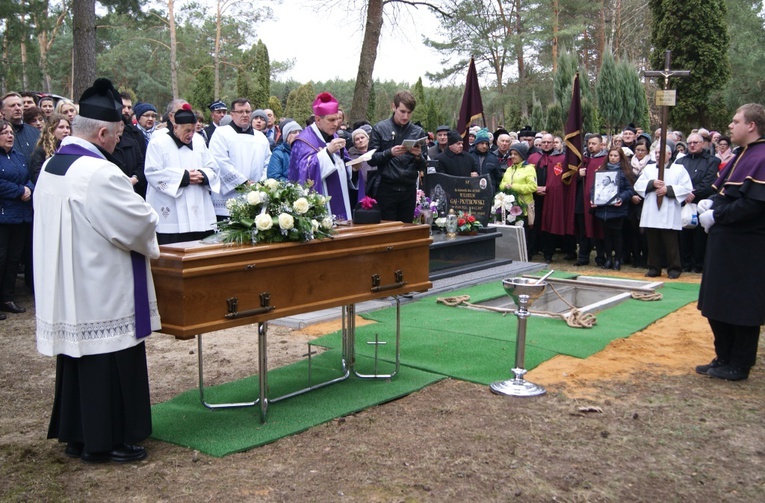 Ostatnie pożegnanie dobrego kapłana 