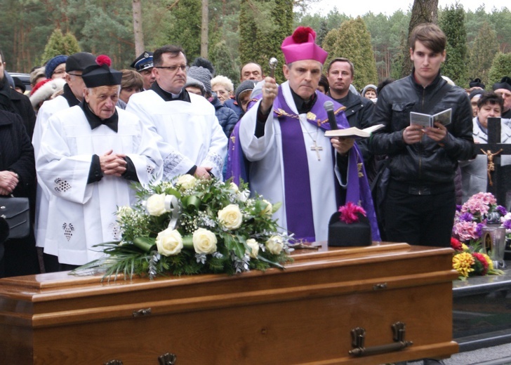 Ostatnie pożegnanie dobrego kapłana 