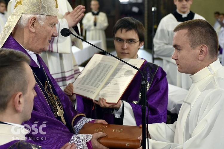 Posługa lektoratu w diecezji świdnickiej