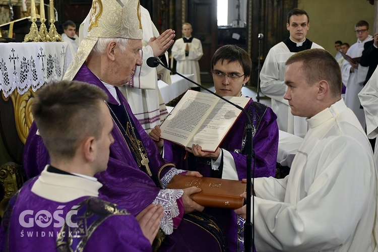 Posługa lektoratu w diecezji świdnickiej