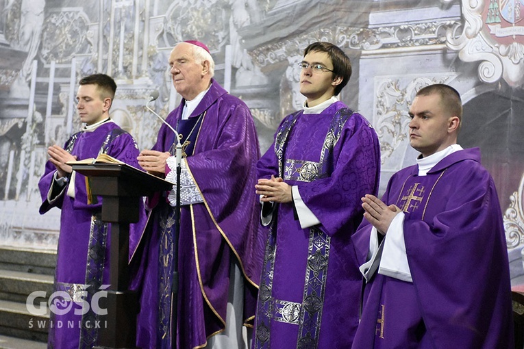 Posługa lektoratu w diecezji świdnickiej