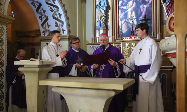 Bp Szkudło w Mikołowie-Mokrem: Na ołtarzu bije serce Jezusa