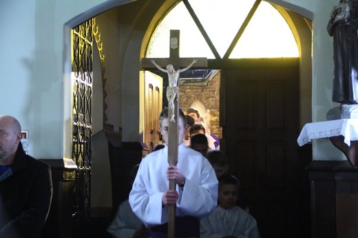 Poświęcenie ołtarza w Mokrem