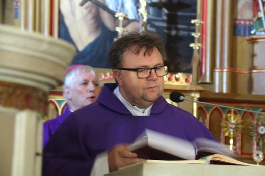 Poświęcenie ołtarza w Mokrem