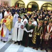 Głównym celebransem Eucharystii w świątyni  pw. św. Kazimierza był biskup ordynariusz.